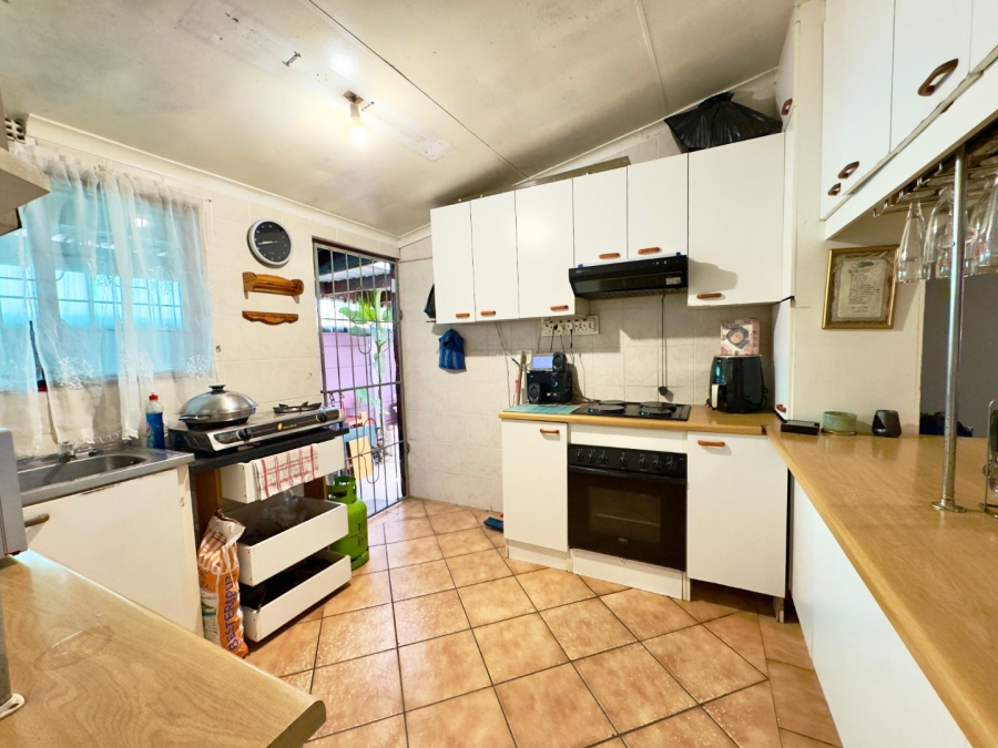 3 Bedroom Property for Sale in Lavender Hill Western Cape